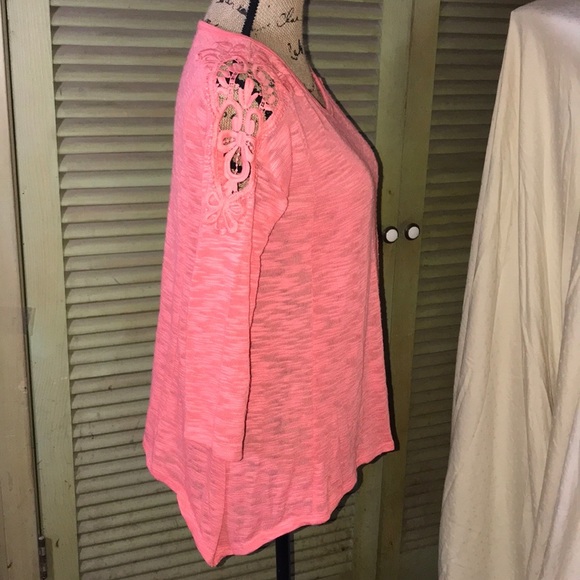 Coral lightweight sweater with lace shoulder - Picture 4 of 7